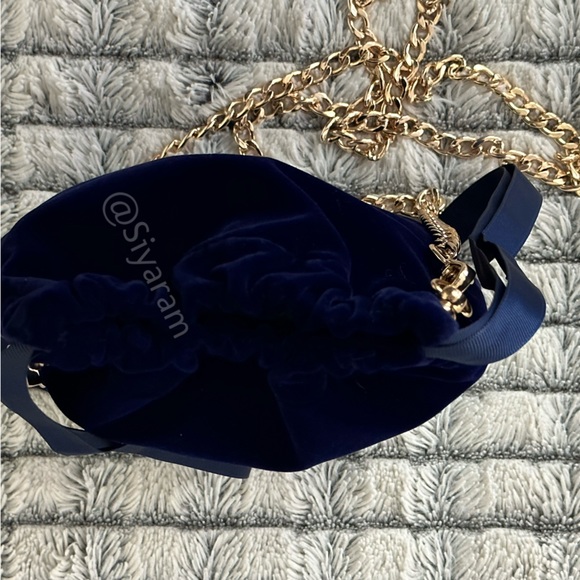 Gucci drawstring closure Toiletry  bag to crossbody bag - Picture 6 of 7